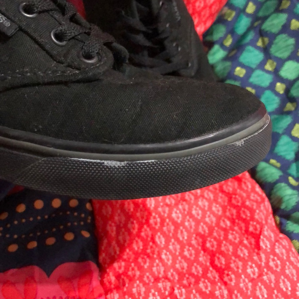 Vans - Picture 3 of 8